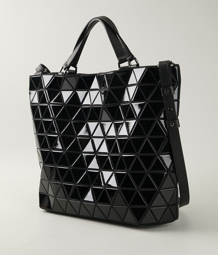 bao-bao-issey-miyake-black-geometric-pattern-tote-bag-pr_003