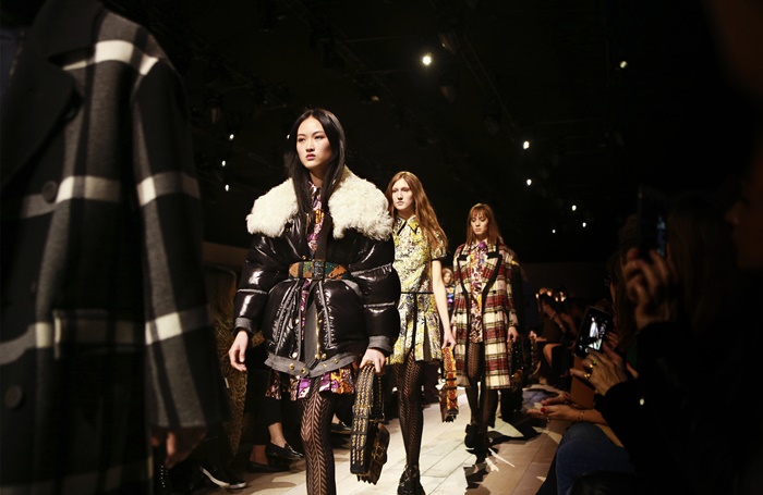 Burberry Womenswear February 2016 Show_005