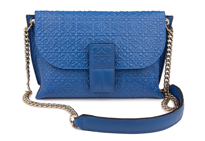 Loewe-Avenue-with-strap