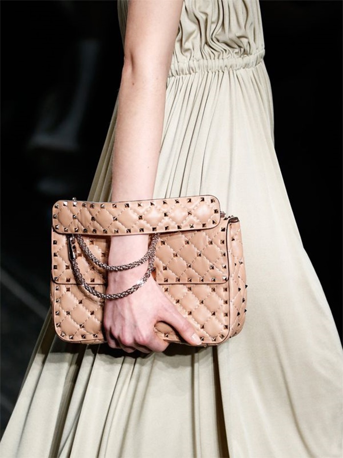 Valentino-Medium-Rockstud-Spike-Quilted-Bag-Beige-4