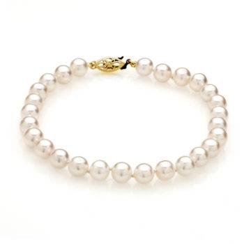 pearl bracelet