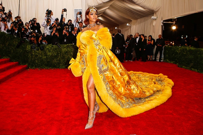 Rihanna-in-Guo-Pei