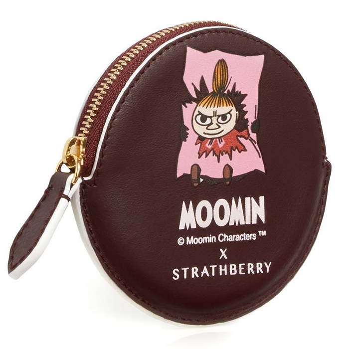 UWrLF1hFQeGrMyMyOImU_The-Strathberry-X-Moomins_Coin-Purse_Burgundy_Hero