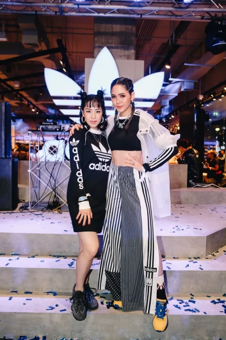 batch_0adidas Originals ICONSIAM - ชมพู่ พลอย